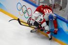 Christoph Bertschy a Vojtěch Mozík v zápase Česko - Švýcarsko na ZOH 2022 v Pekingu