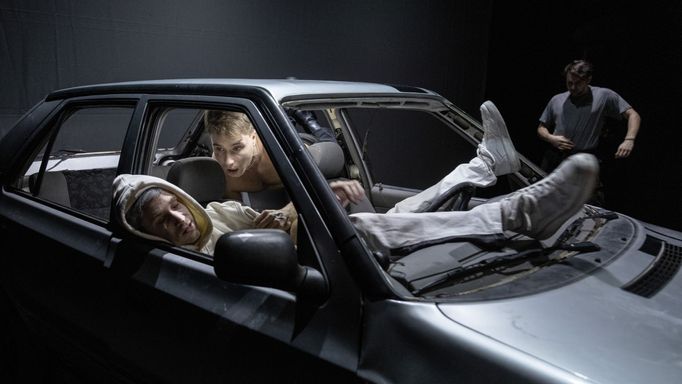 Snímek ze Slučitelných dílů.