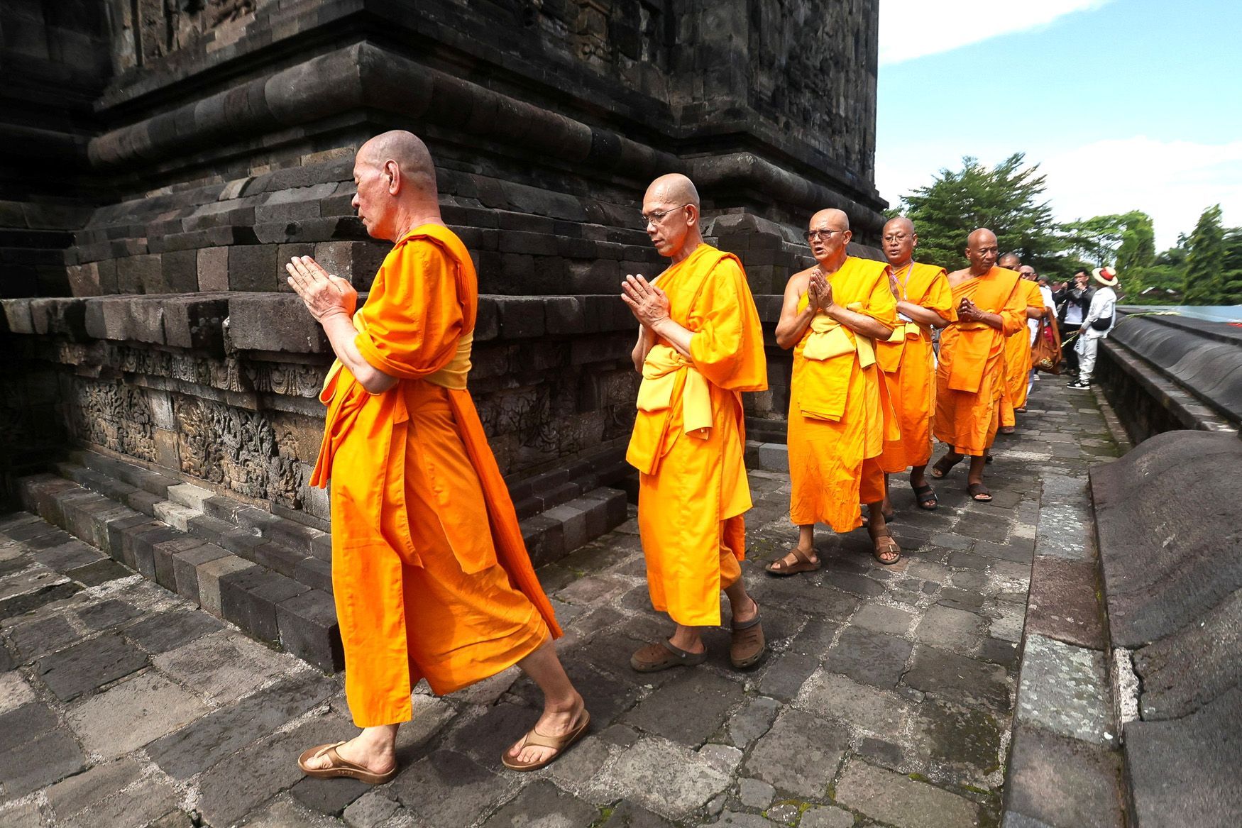 Vesak, Budha, slavnost