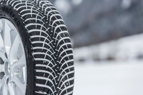 Speciál: Vše o zimních pneumatikách. Projděte si praktické rady a testy