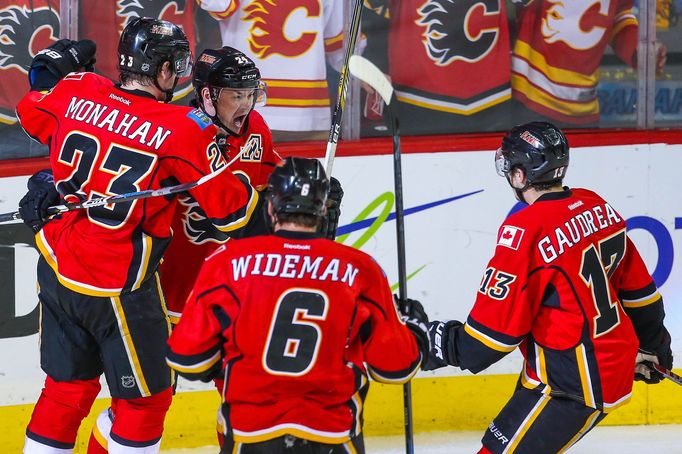 NHL, Vancouver - Calgary: Jiří Hudler (24)