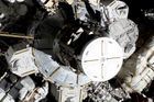 Poprvé v historii. Vně vesmírné stanice pracuje čistě ženský tým
