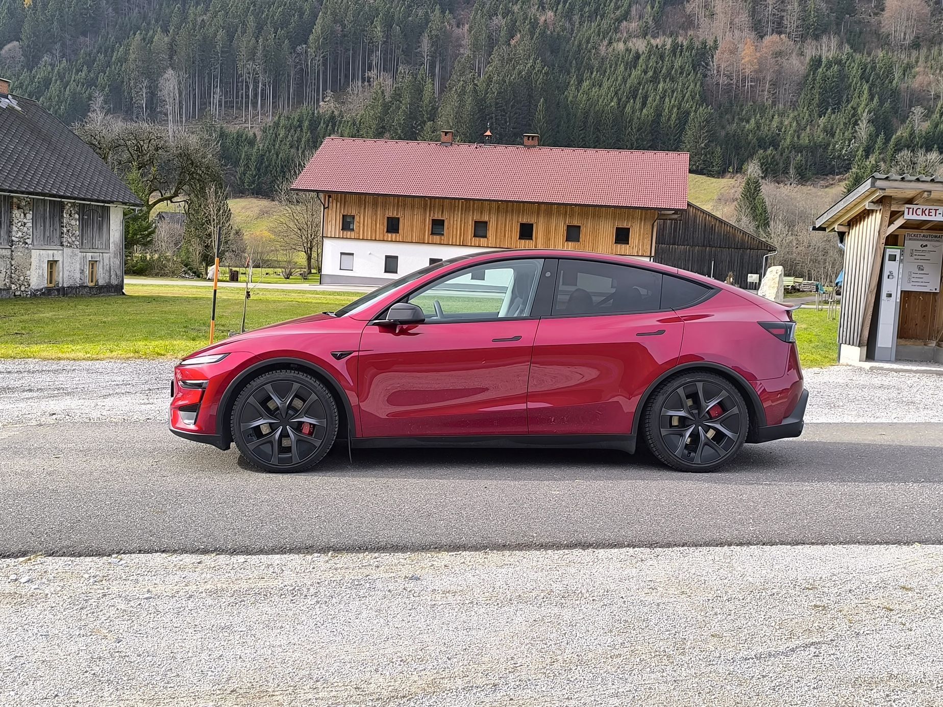 Tesla Model Y Performance Chorvatsko 2025