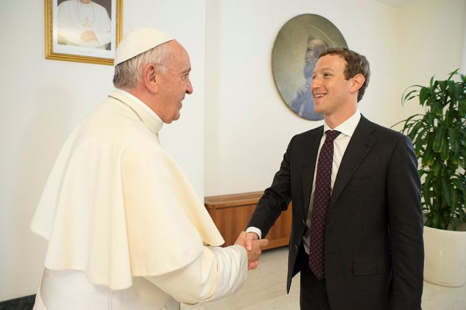 Mark Zuckerberg na audienci u papeže ve Vatikánu, 29. srpna 2016.