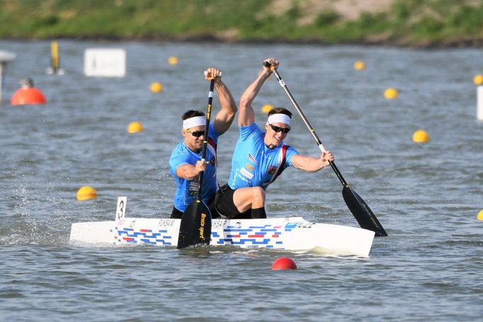 MS v rychlostní kanoistice 2019, Szeged (Maďarsko): Deblkanoe Martin (vlevo) a Petr Fuksovi.