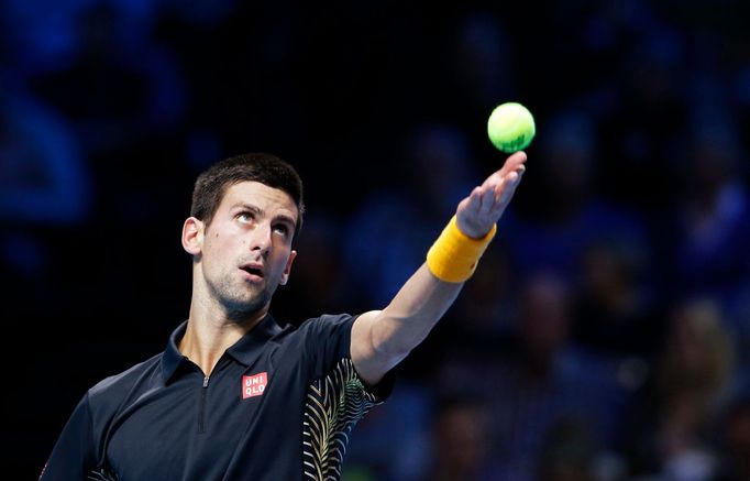 Srbský tenista Novak Djokovič v utkání s Čechem Tomášem Berdychem během Turnaje mistrů 2012.