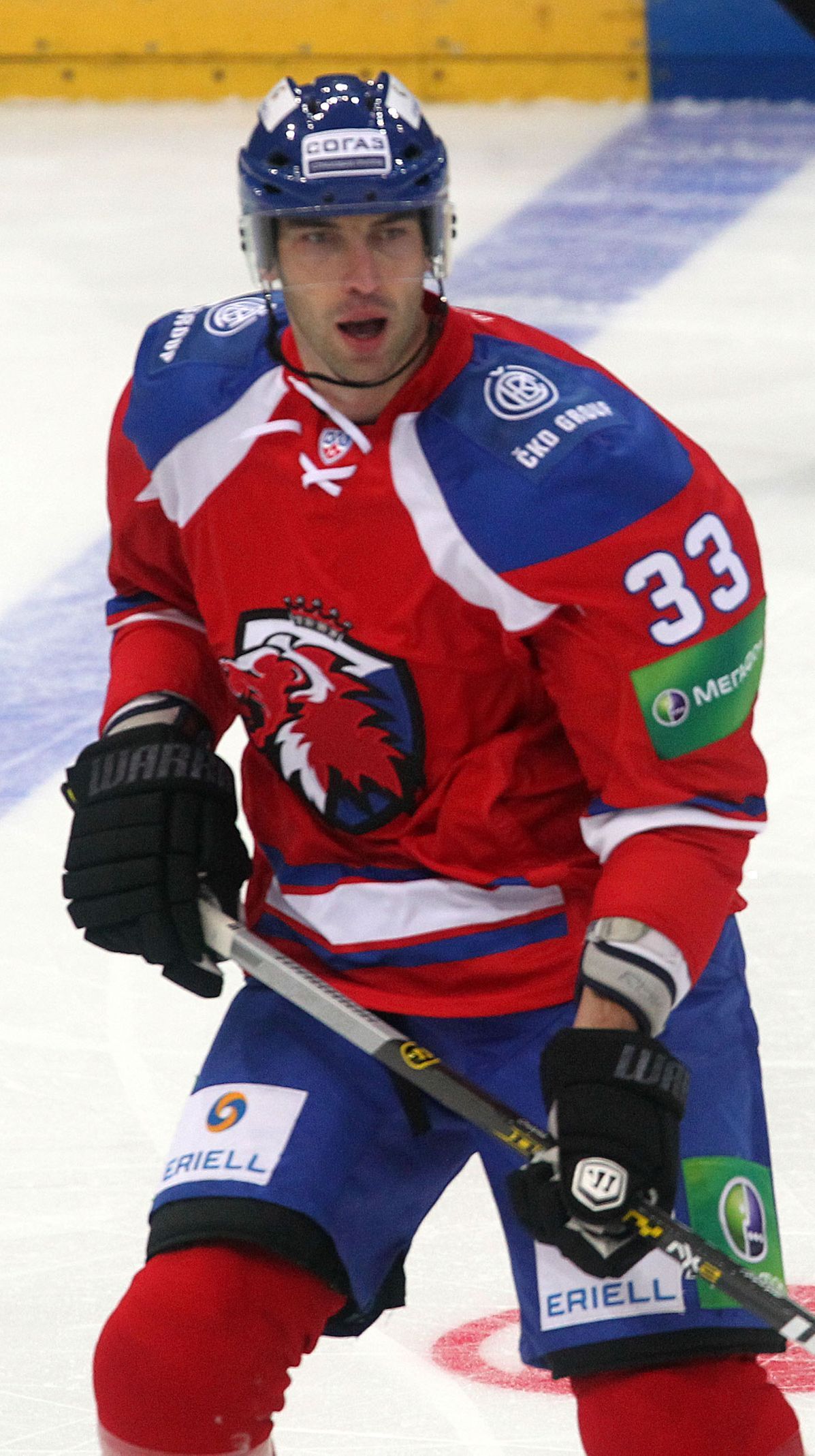 Hokejista Lva Praha Zdeno Chára v utkání KHL proti SKA Petrohradu.