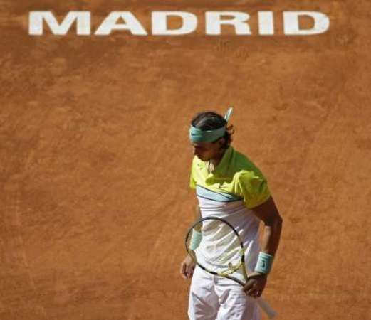 Rafael Nadal bojuje ve finále v Madridu s Rogerem Federerem