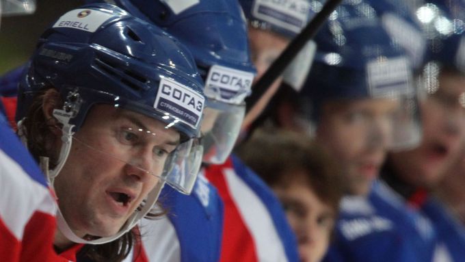 Zklamaní hokejisté HC Lev. Od vyřazení z play-off KHL je dělí jediná prohra.