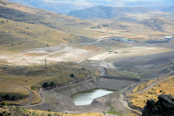 Hora Amulsar, kde se má nacházet zhruba 73 tun čistého zlata a na 294 tisíc tun stříbra.