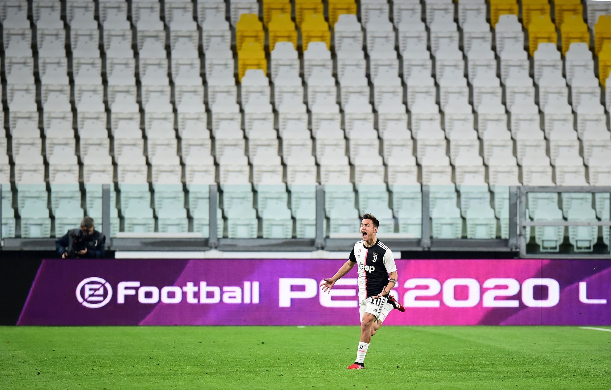 Zápas Serie A mezi Juventusem Turín a Interem Milán, jenž se odehrál bez diváků