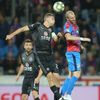 Tomáš Souček a Michael Krmenčík v utkání 14. kola F:L Plzeň - Slavia