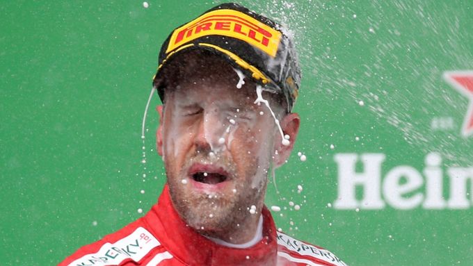 Sebastian Vettel slaví triumf ve Velké ceně Kanady 2018