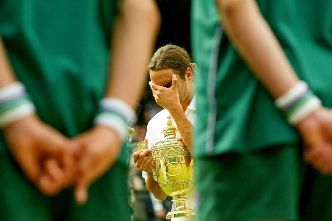 Snímek ze sportovní kariéry švýcarského tenisty Rogera Federera.