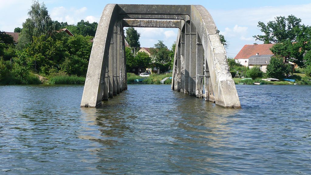 všeboř most přehrada