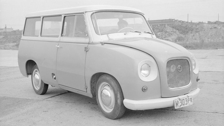 Poláci postavili vlastní Twingo i odpověď na Favorit. Do výroby je nepustila politika
