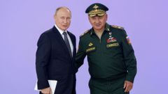 Vladimir Putin a Sergej Šojgu.
