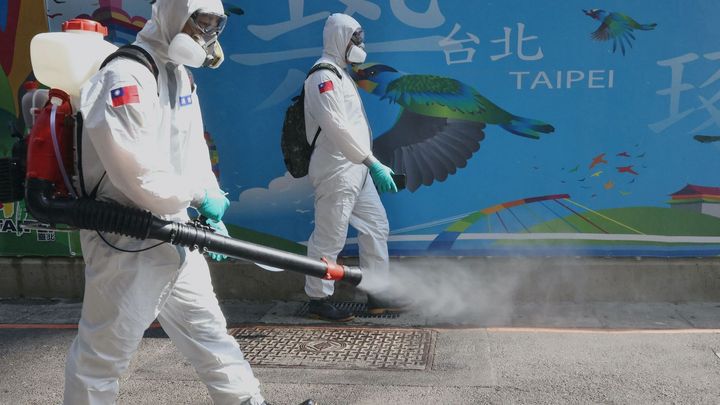 Tchaj-wan zažívá první větší vlnu od začátku pandemie. Podcenil testy i očkování; Zdroj foto: Reuters