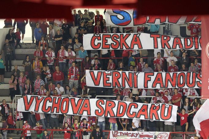 Hokej, Slavia - Lev Praha: slávistické transparenty