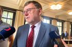 Čeká nás rozpočtové provizorium, připustil Stanjura. Dotkne se to i platů