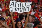 Sbohem, Německo! To byla hlavní zpráva pro domácí fanoušky po čtvrtfinále Eura, v němž Němci nestačili na tým Španělska.