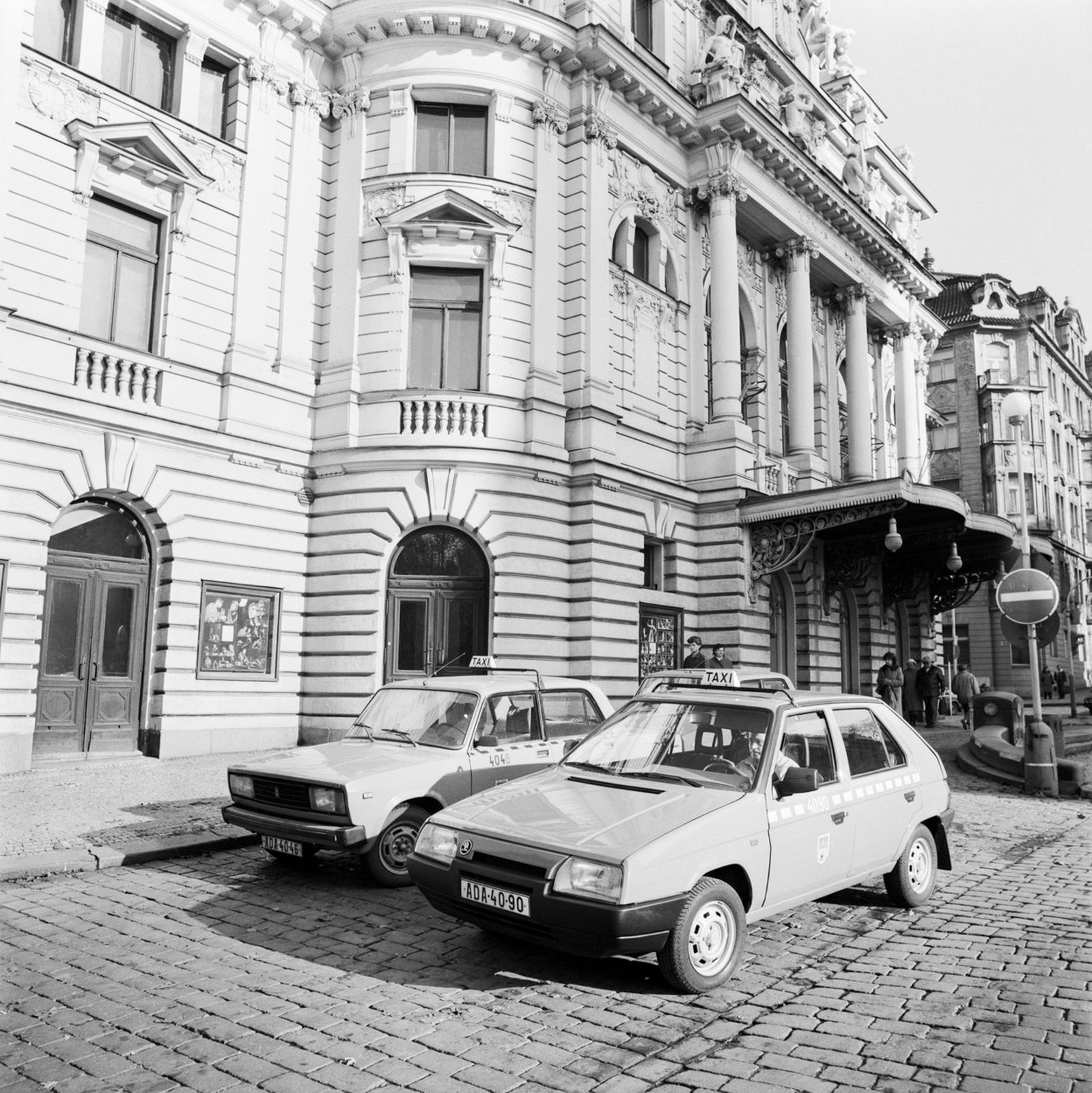 Retro, taxislužba, historie, Československo, Česko, Auto