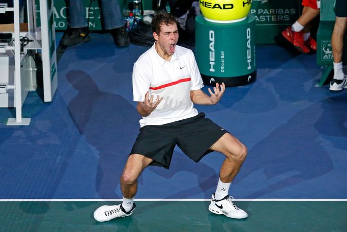 Tenista Jerzy Janowicz na turnaji Masters v Paříži