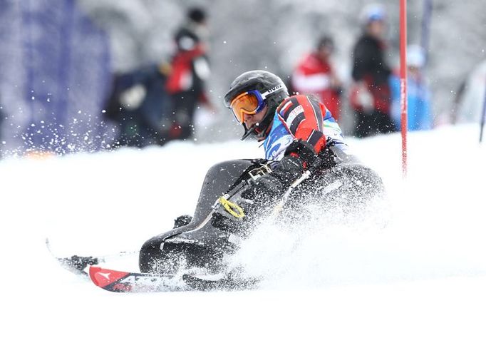 Český reprezentant na monoski Oldřich Jelínek se přes velkou snahu na stupně vítězů neprobojoval...