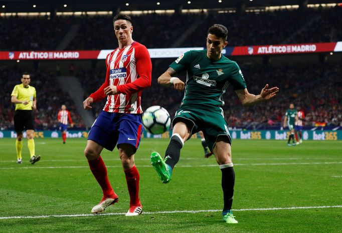 Atletico - Real Betis: Fernando Torres a Marc Bartra