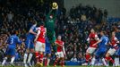 Petr Čech v utkání Chelsea - Arsenal