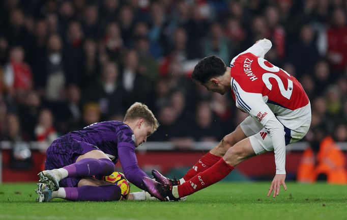 Antonín Kinský a Kai Havertz v zápase anglické ligy mezi Arsenalem a Tottenhamem