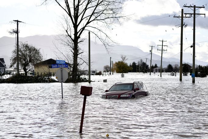 Rekordní srážky trápí severozápad amerického kontinentu od pondělí.