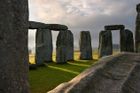 Stonehenge mohl vzniknout jako politický monument, některé kameny jsou ze Skotska