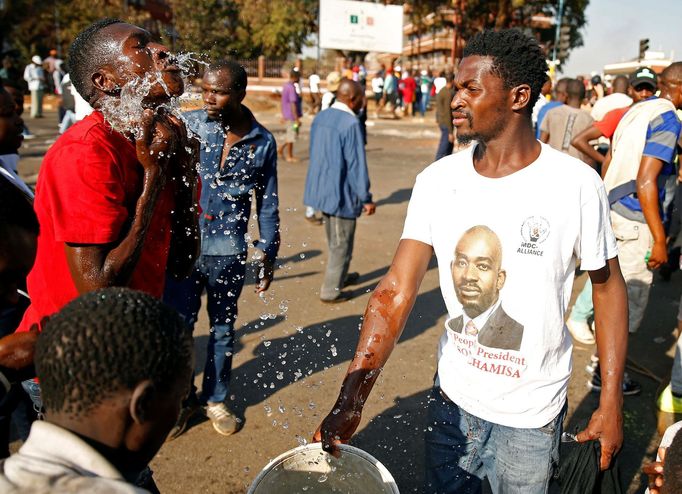 Povolební protesty v Harare v Zimbabwe. 1. 8. 2018