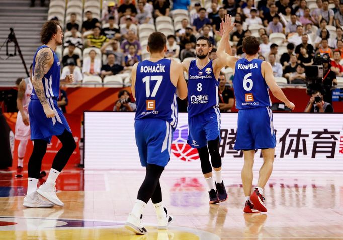 basketbal, MS 2019, Česko - Polsko, radost českých basketbalistů