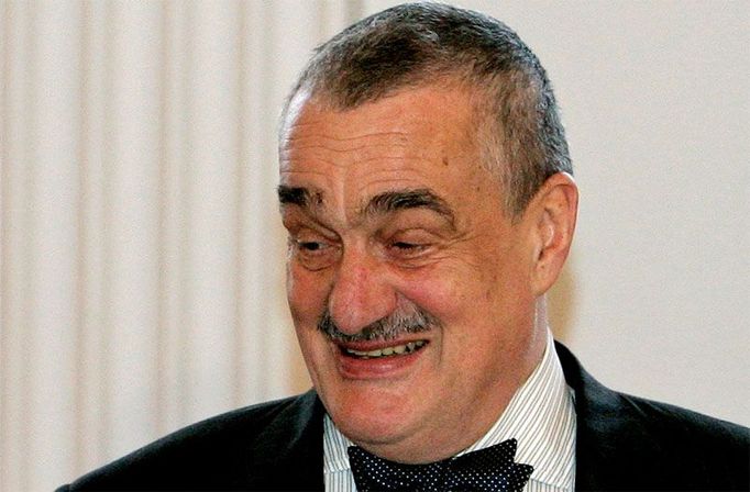 Karel Schwarzenberg, ministr zahraničí. Snímek z oslav deseti let v NATO, březen 2009.