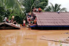 Po protržení přehrady v Laosu dosud objevili 19 těl, stovka lidí se stále pohřešuje