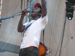 Síla Bloc Party tkví především ve zcela ojedinělém projevu zpěváka Kele Okerekeho