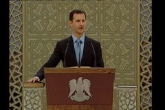 Asad si pochvaluje ruské nálety. Jsou lepší než ty americké, postupujeme, řekl