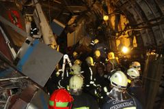 Stanicí metra v Petrohradě otřásla exploze, nejméně deset lidí zemřelo