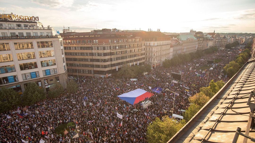Babiš Benešová Václavské náměstí demonstrace Milion chvilek pro demokracii
