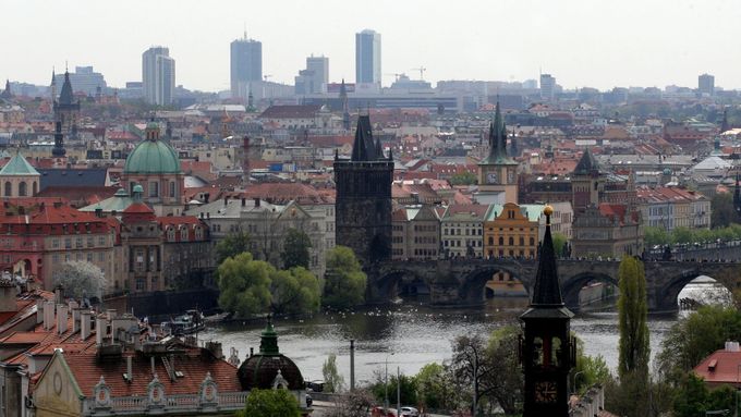 Praha je jedno z nejřidších měst podobné velikosti. A řídké město znamená drahé město, upozorňuje architekt Roman Koucký.