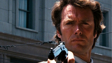 Od drsného pistolníka po oceňovaného režiséra. Clint Eastwood slaví 95. narozeniny