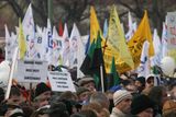 Málokterý odborový svaz dorazil do Prahy nevybaven vlaječkami a transparenty.