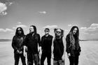 Do Česka se vrátí skupina Korn, Ozzy Osbourne oznámil nový termín koncertu