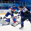 Sakari Manninen dává gól v semifinále Slovensko - Finsko na ZOH 2022 v Pekingu