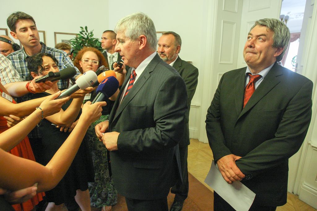Rusnok lobuje za důvěru vládě
