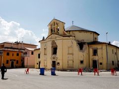 Další z kostelů - Kostel svatého početí - byl zničen v nedaleké vesnici Paganica.