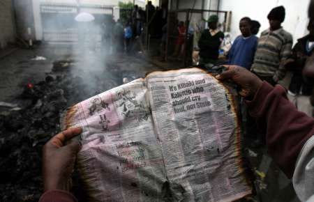 Keňa - spálené noviny