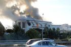 Ozbrojenci zaútočili na sídlo ministerstva zahraničí Libye. Tři lidé zemřeli